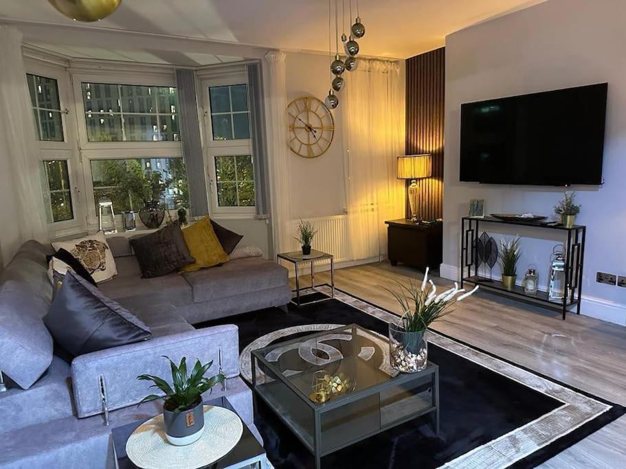 *Luxury 9Ine Lush Jacuzzi Apartment & Balcony* Birmingham Ngoại thất bức ảnh